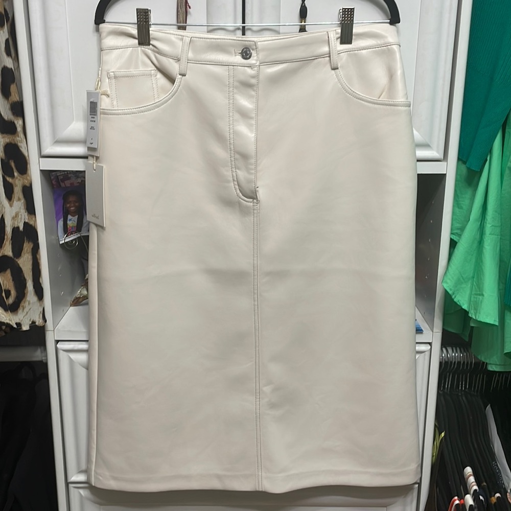 Aritzia Wilfred skirt NWT